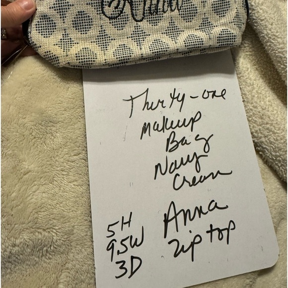 Thirty- One Makeup Bag Anna Embroidery - Picture 8 of 8